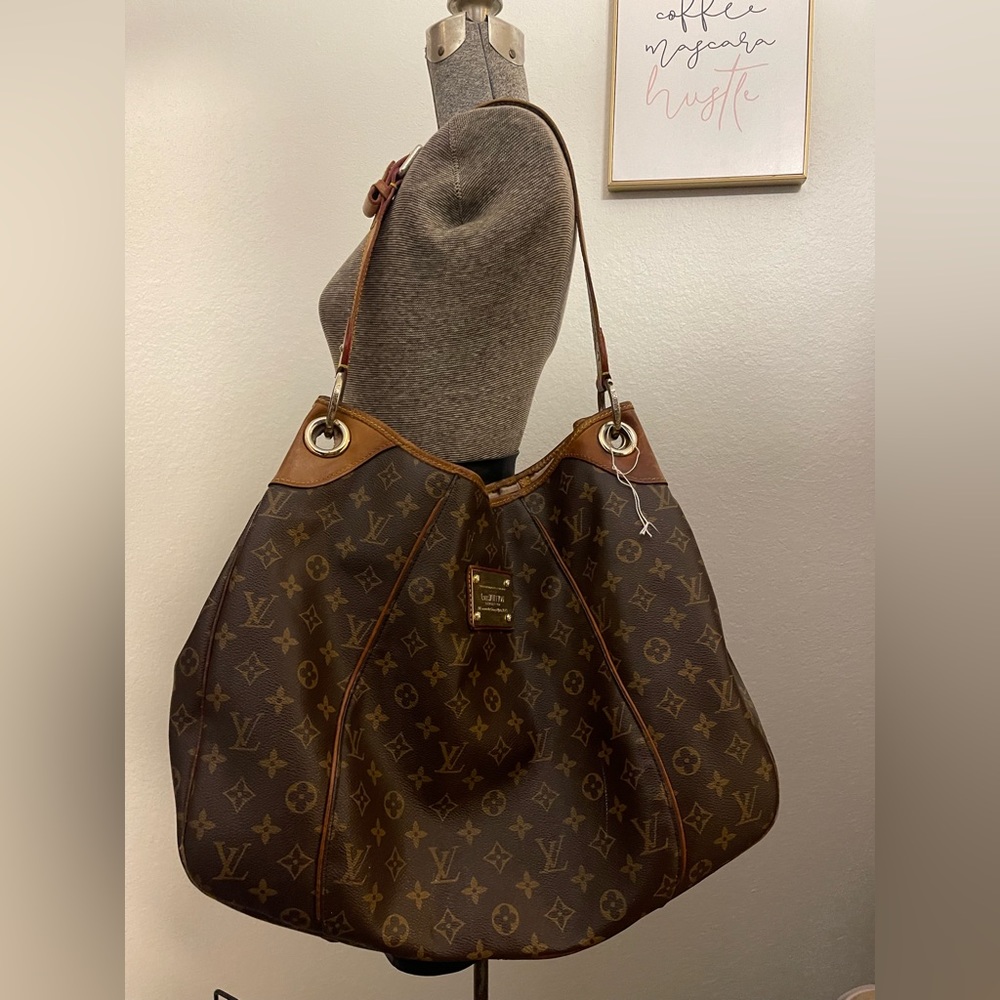 Louis Vuitton Monogram Galleria Pm - Picture 1 of 16